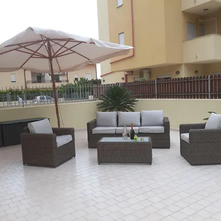 3 Bed Apt Pizzo Vibo Valentia Calabria, Southern Italy Lejlighed *